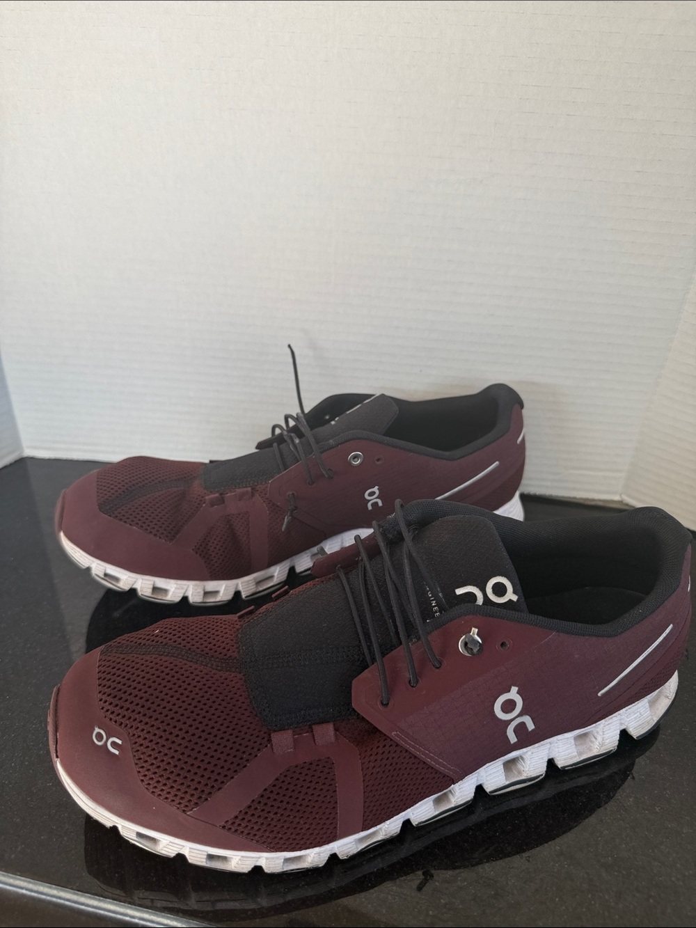 On Cloud 5 Men's Athletic Running Shoes Size 11.5 Burgundy